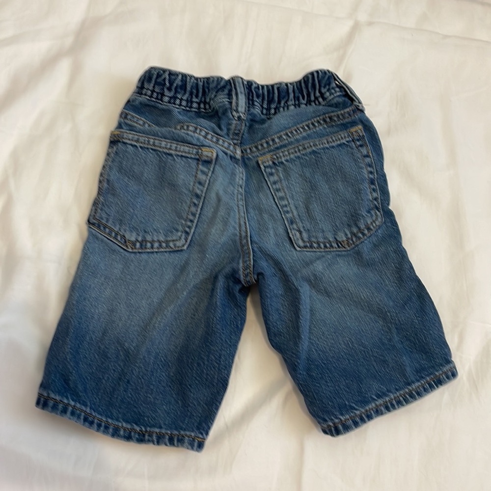 Elastic waist shorts - Picture 3 of 3